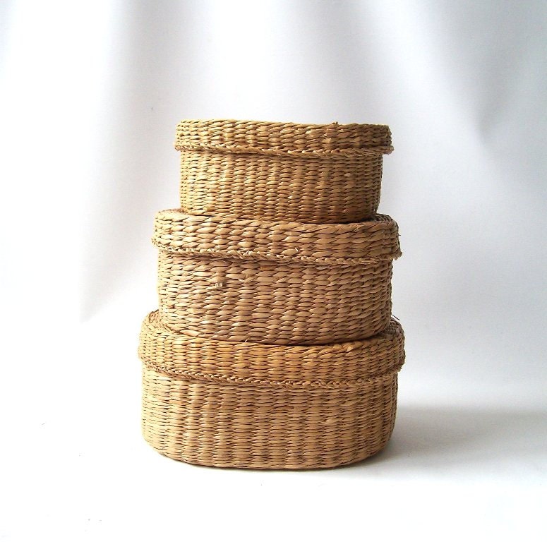vintage straw baskets nesting stacking neutral natural neutral