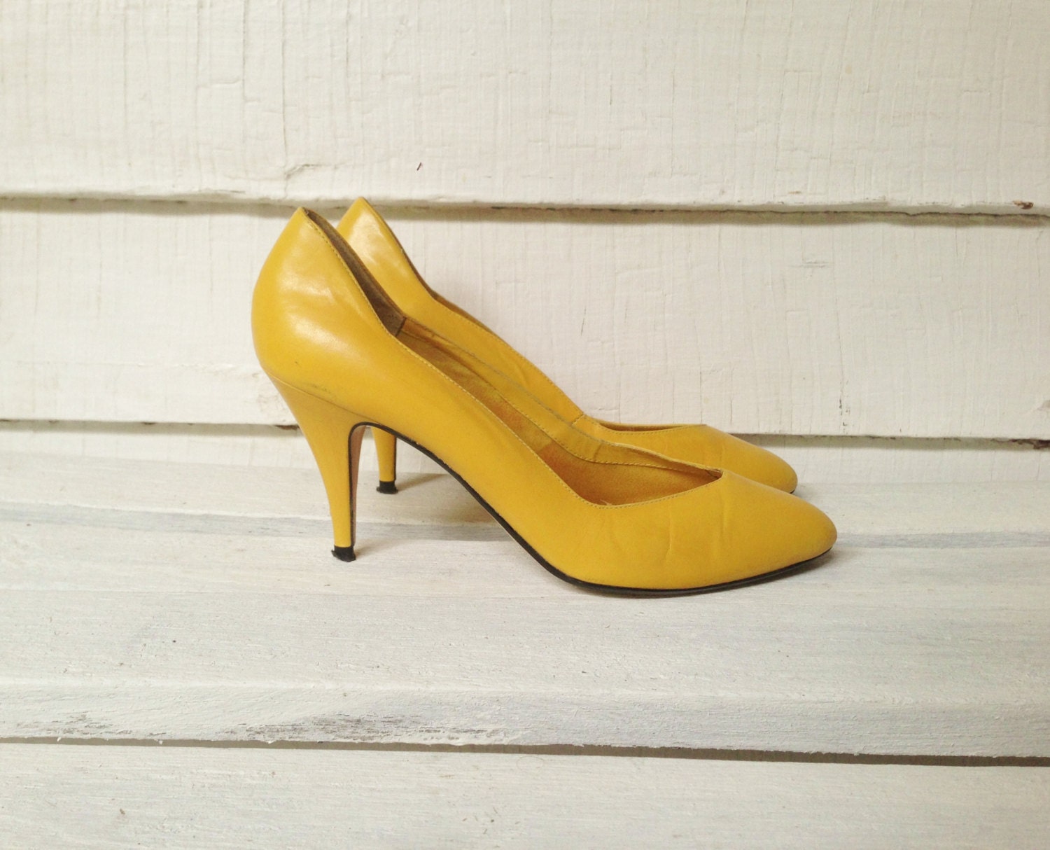 shoes with mustard yellow dress