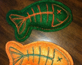 Set of 2 Halloween Catnip Infused Fish Bone Cat Toys