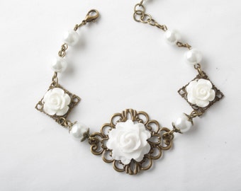 White Bridesmaid bracelet, flower bracelet, rose and pearl bracelet, white wedding jewelry, shabby chic, bridesmaid gift
