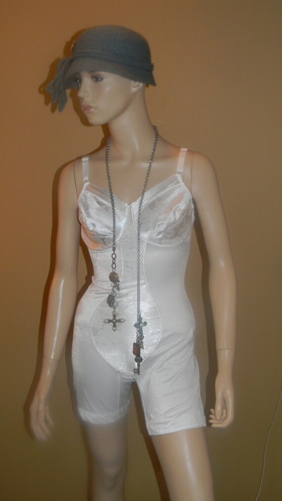 Mint Vintage shapewear.full Body spanx. Underwire bullet