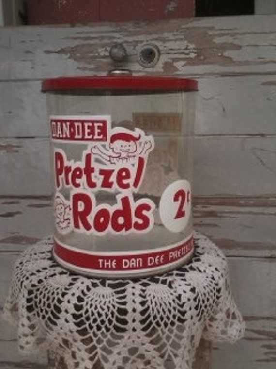 Kitsch Dan Dee Pretzel rod plastic containerbrilliant fire