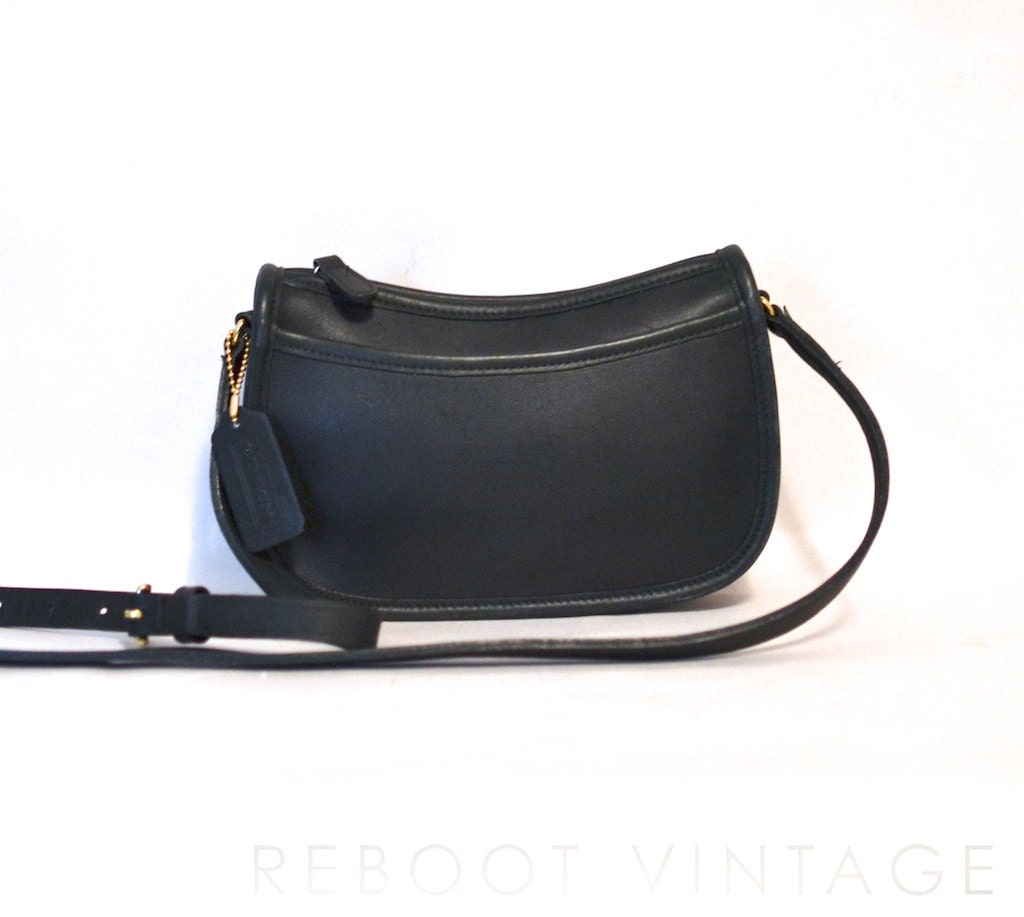Vintage Small COACH Crescent Shoulder Bag in Black 9031