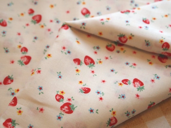 Vintage strawberry fabric, YUWA, Designed by Sunday 9am - Vintage strawberry on a white background, fat quarter