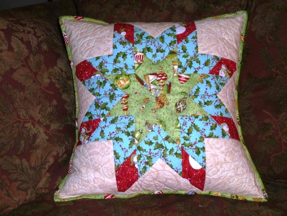 Traditional Christmas Quilted Pillow Cover
