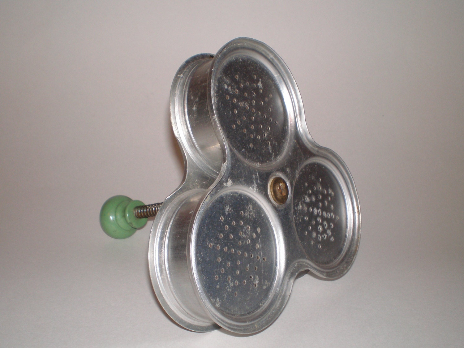 Vintage Aluminum 3 Egg Poacher Cooker Spring Loaded Green