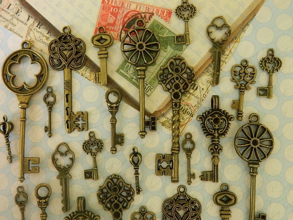 28 skeleton keys antique bronze skeleton key by GlowberryCreations