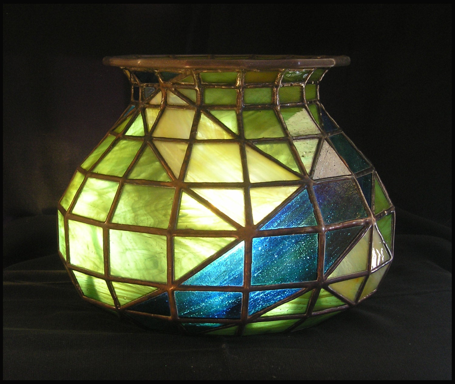 Tiffany style stained glass bowl