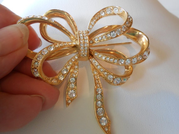 Vintage Kenneth Lane Rhinestone Brooch KJL by LittleBitsofGlamour