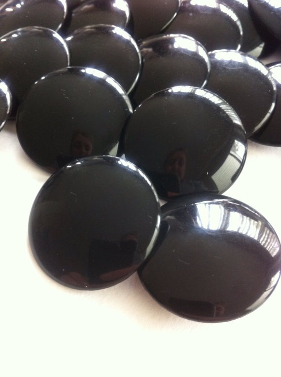 Bulk of 19 large black buttons / large shank buttons / plastic