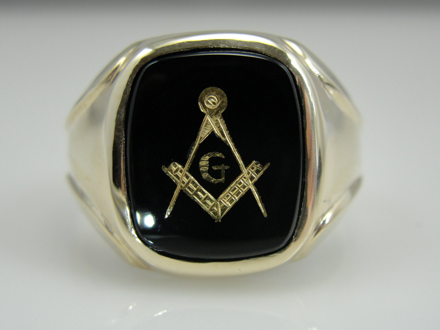 Vintage Masonic Symbol Onyx Yellow Gold Ring 7XMAFUP