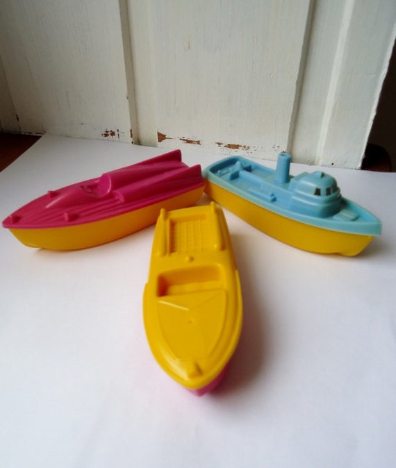 small toy boats that float