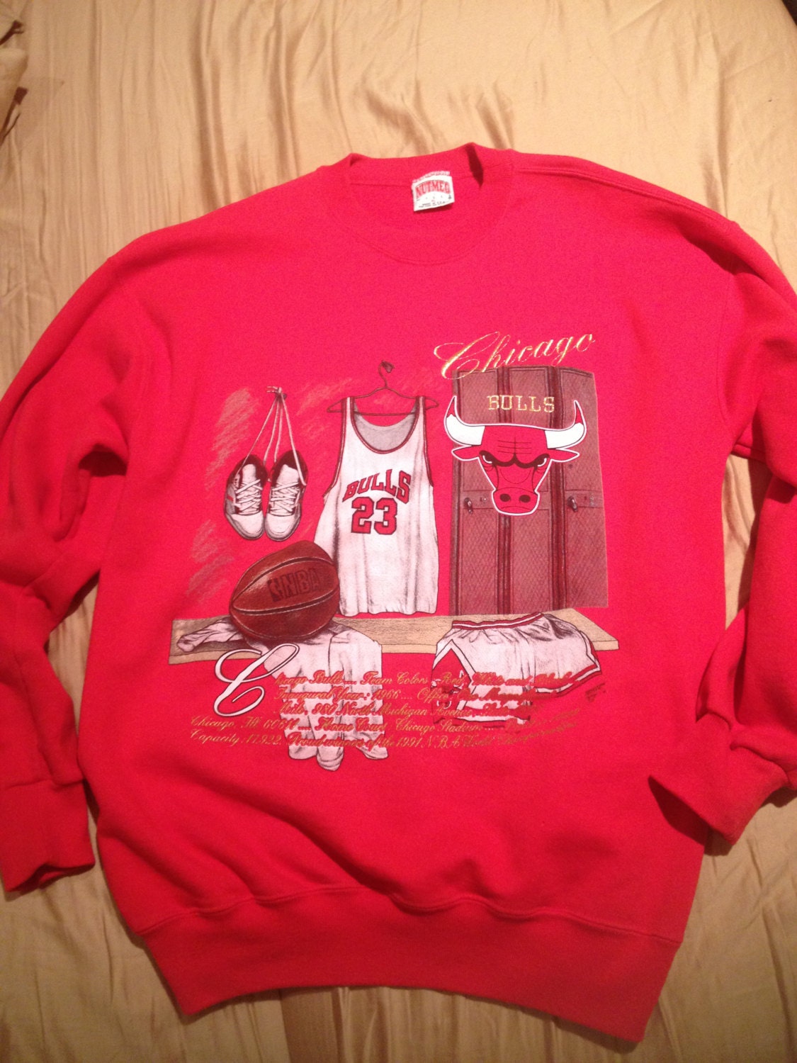 white chicago bulls sweatshirt