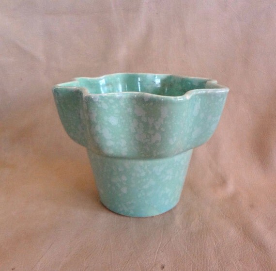 Vintage Imperial Pottery F1 USA Planter Pistachio Speckled
