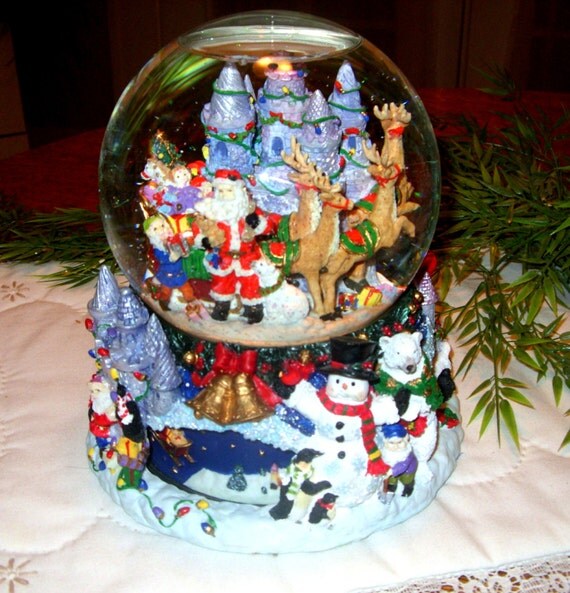 Kirkland Signature Musical Snow Globe with Revolving Base