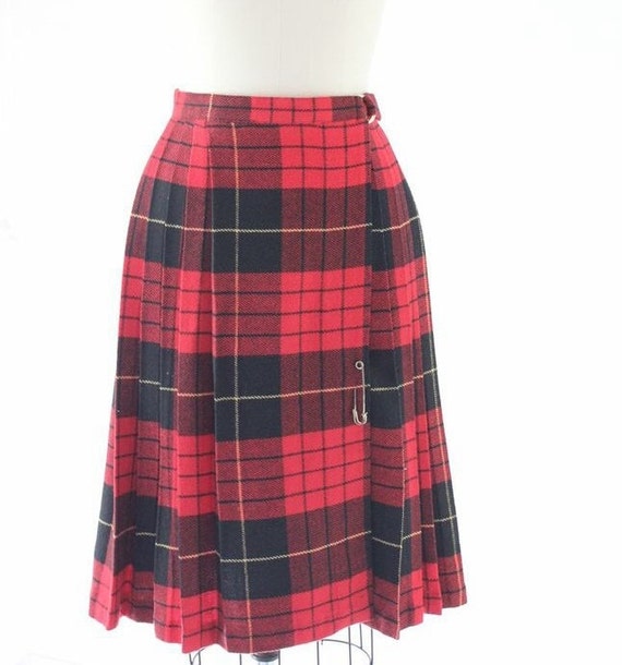 Vintage Kilt, Tartan Plaid Skirt, Wool Kilt, Preppy Plaid Skirt, Women's Kilt, Scottish Kilt, Clyde Kilt, Vintage Skirt, Red Skirt,