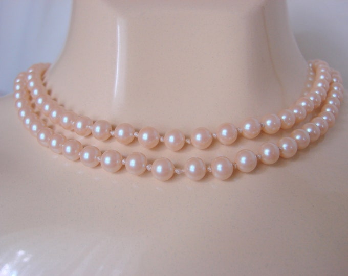 Vintage Pearl Necklace / 50s-60s / Hand Knotted Glass Pearls / Classic / 32 Inch / Bridal Wedding / Jewelry / Jewellery