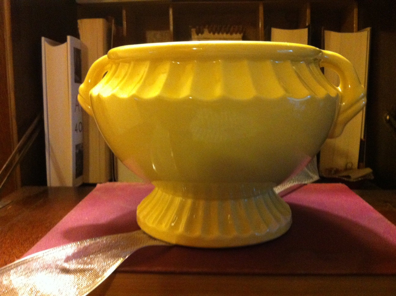 Vintage Art Pottery Fredericksburg Art Pottery / by delovelyness