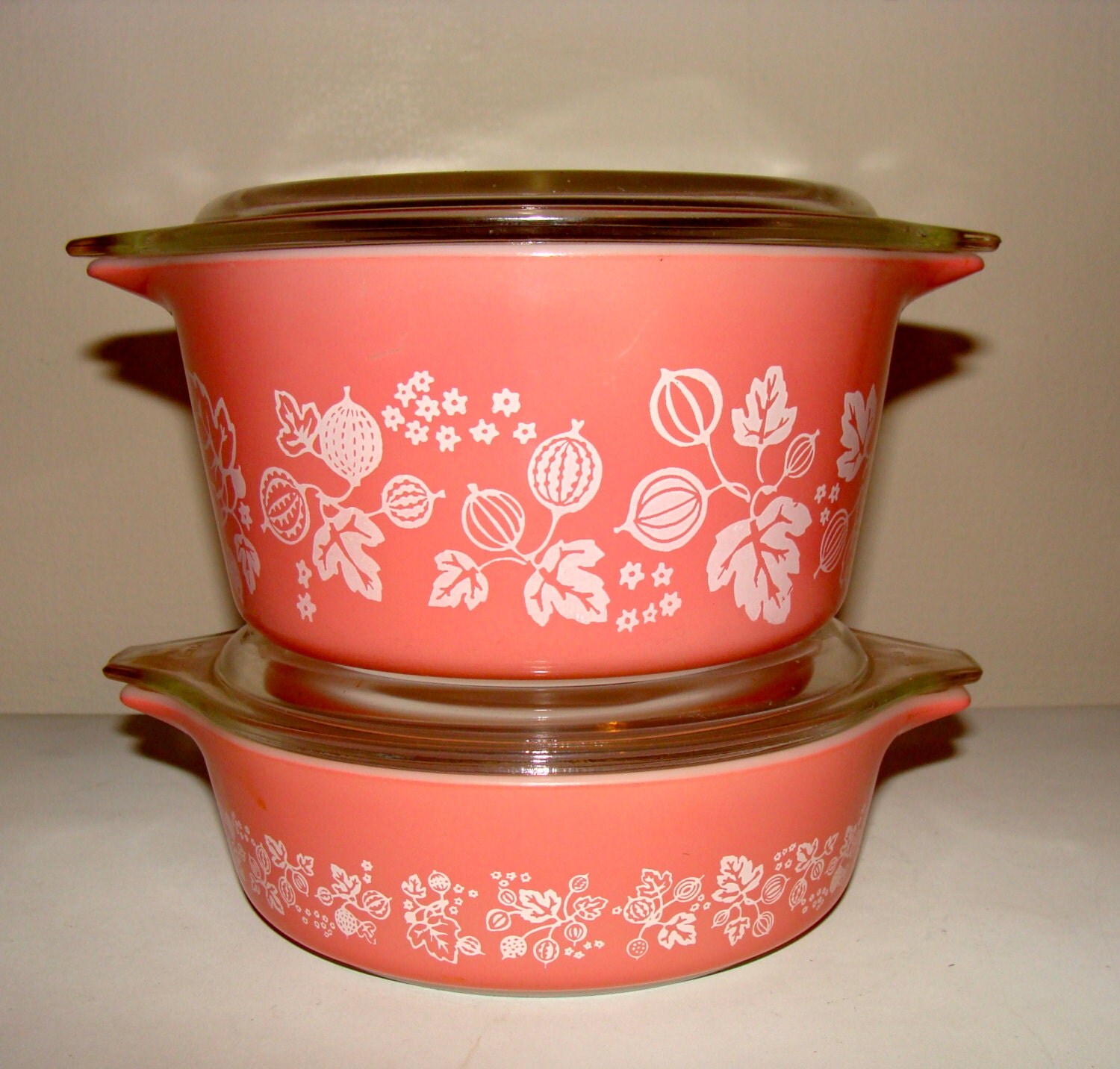 Pair of Pink Gooseberry Pyrex Dishes with Lids Retro Kitchen