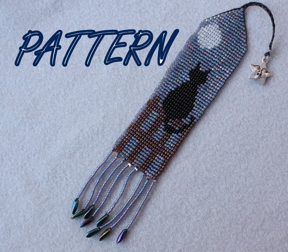Beaded bookmark pattern of a cat looking at the moon.