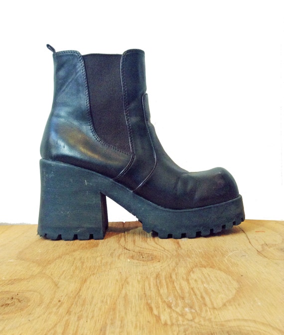 90s chunky platform boots