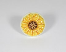 Popular items for sunflower knobs on Etsy