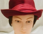 Vintage Beroma hat.1950/60. Red wine fedora.