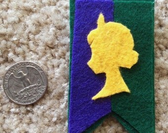 Queen of Arendelle Felt Banner Pin (Elsa of Frozen)