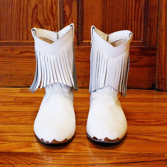 vintage white leather fringe boots 10 M cowgirl cowboy