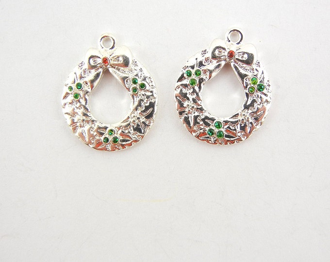 Pair of Christmas Wreath Charms Silver-tone