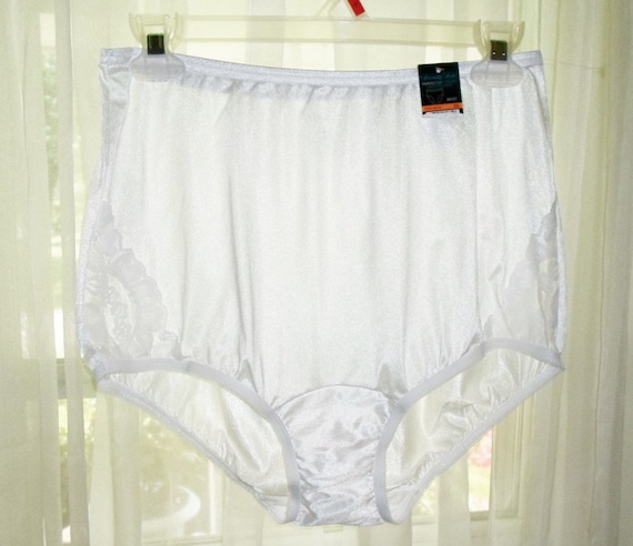 Ultra Silky Vanity Fair Nylon Panties Size 7 Large Virgin 