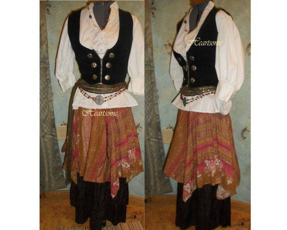 Long womenu0027s vest for a pirate look women