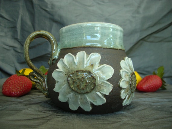 Ceramic Mug with Daisies in Sky Blue, Summer White and Black Mountain