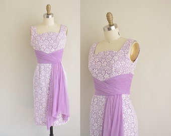 vintage 1950s dress. 50s vintage lace wiggle dress