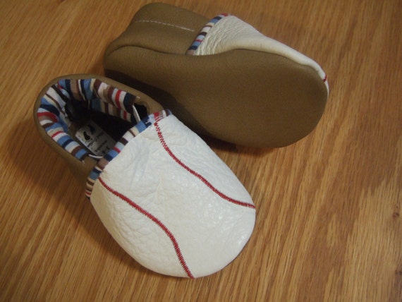 https://www.etsy.com/listing/177498697/baseball-baby-shoes-size-3-6-months?ref=shop_home_active_21