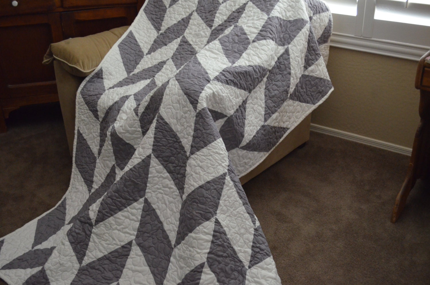 quilt-herringbone-gray-and-white-quilt-twin-made-to-order