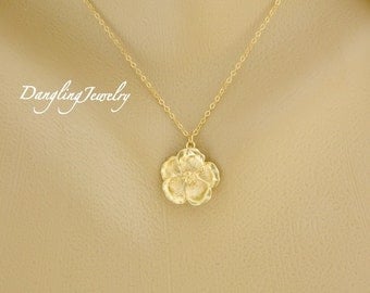 GOLD Magnolia Necklace, Flower Necklace, Mother Jewelry, Mother Necklace, Wedding Jewelry, Bridesmaid Necklace, Mother Day Gift for Her