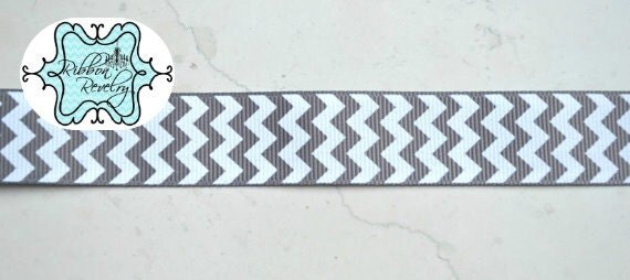 Charcoal grey and white chevron striped 7/8" grosgrain ribbon Il_570xn