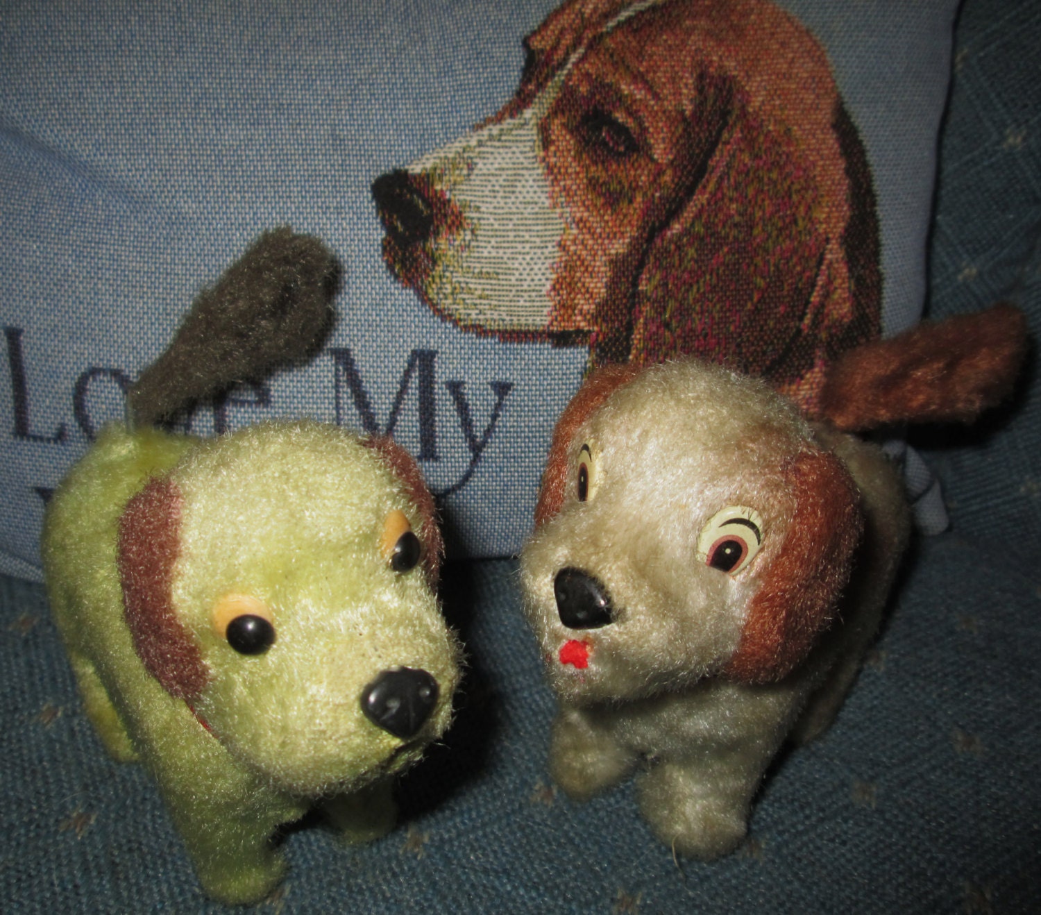 2 Vintage Wind Up Toy Dogs. Made in Japan. Y130