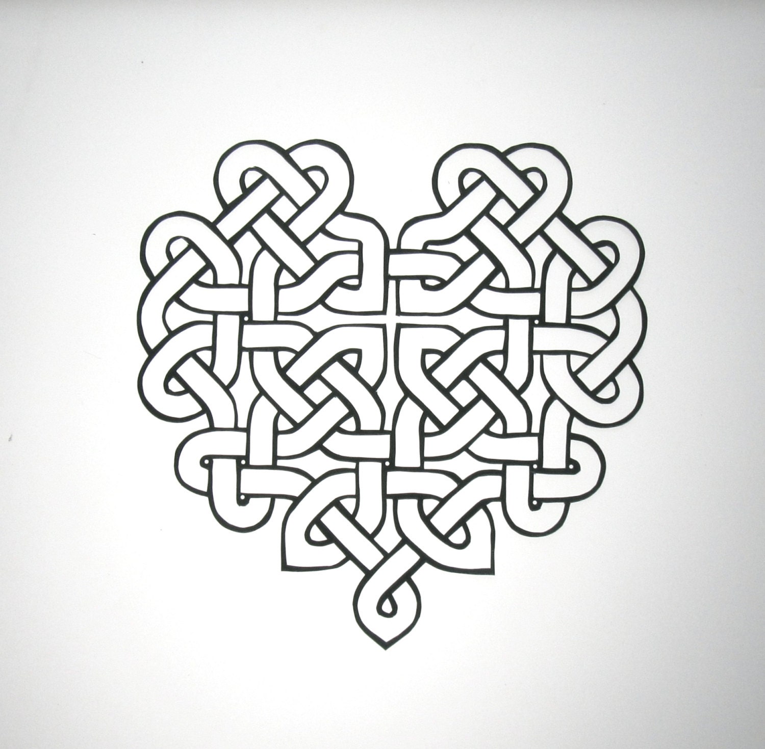 CELTIC HEART KNOTWORK Eternity Love Knot Silhouette Papercut.
