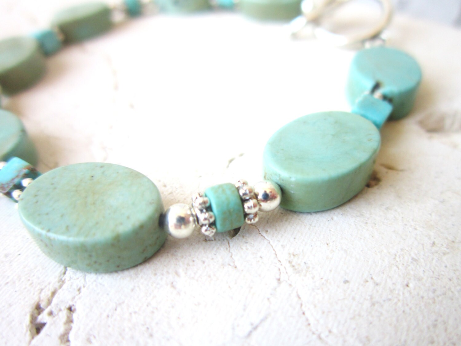 Bracelet en Howlite Turquoise 8 mm + Tortue de Mer à MONTPELLIER, SETE, LUNEL, Castelnau le lez (34170) - Artisanat