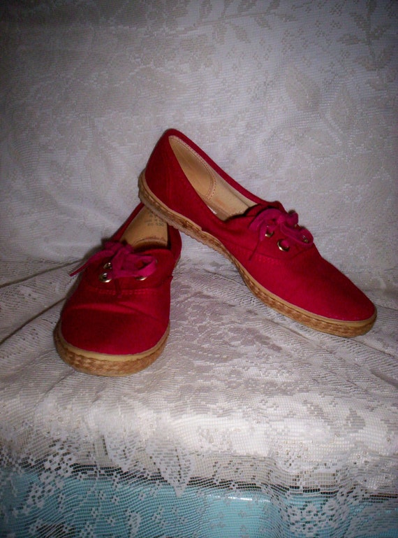 Vintage Keds Grasshopper Shoes Red Canvas Size 6.5 Only 9 USD