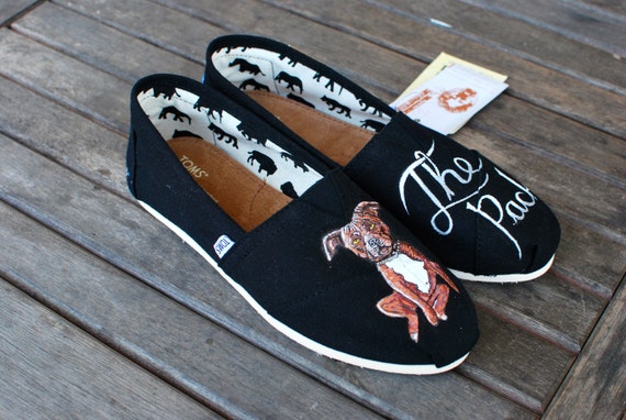 Items similar to Custom Hand Painted Pitbull TOMS shoes...Get your dog ...