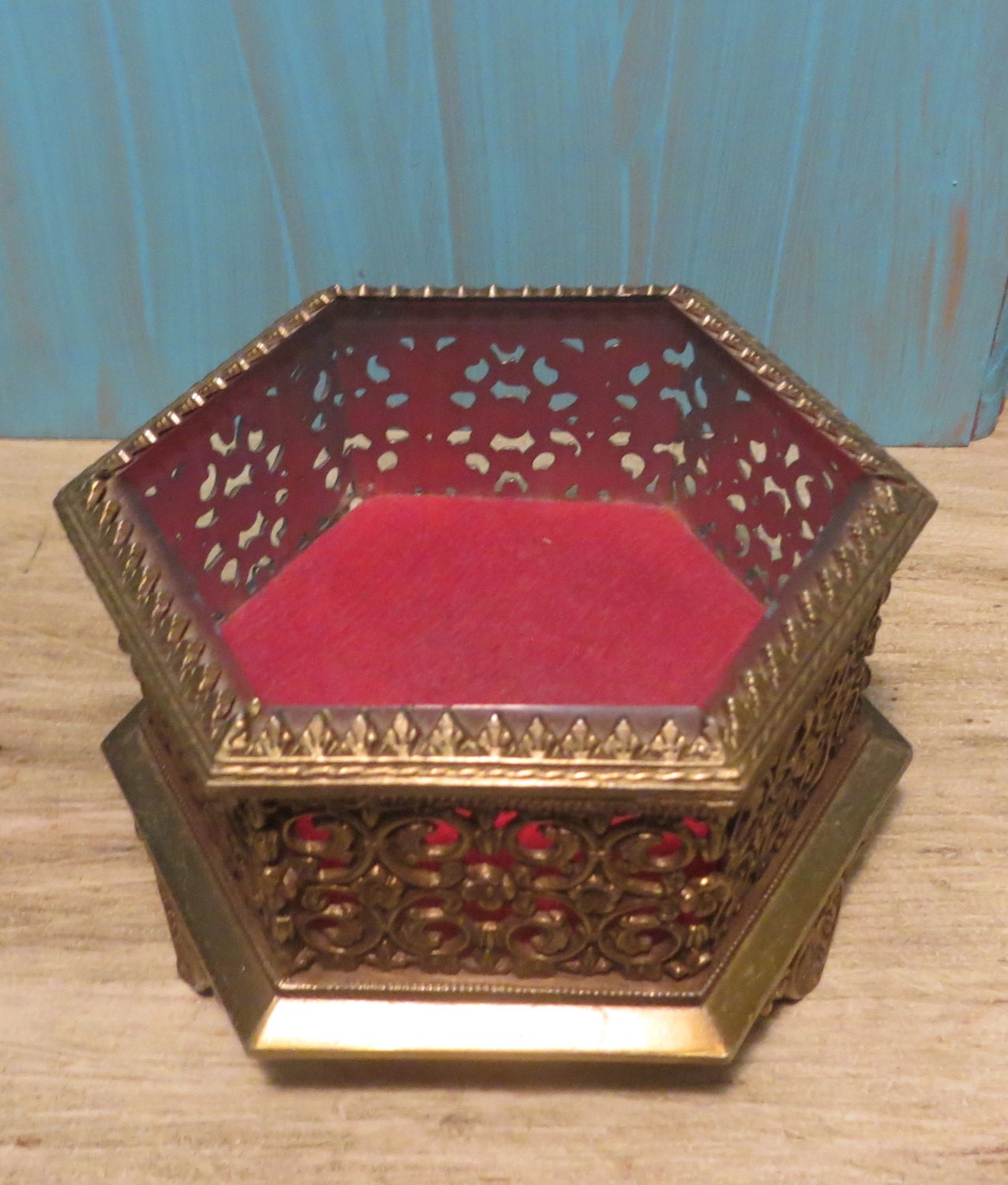 Vintage Jewelry Brass Box Brass Jewelry Casket by oZdOinGItagaiN