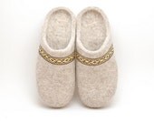 Felted wool slippers beige - organic wool felt slippers with rubber soles - Eco-friendly  house shoes - felted slippers