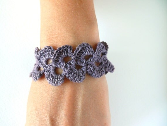 crochet lace trim pattern bracelet, purple crochet Lavender bracelet, lace bracelet linen trim