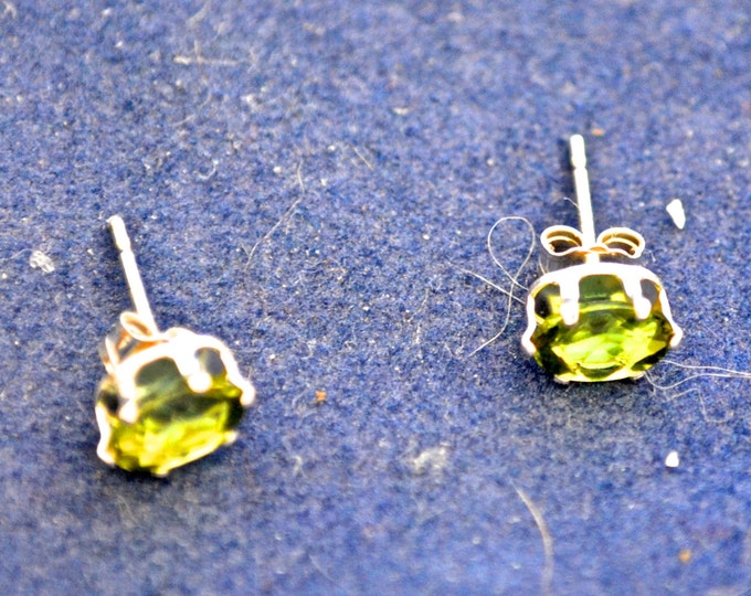 Peridot Studs, 7x5mm Oval, Natural, 1.64ct, Untreated, Bright Green Set in Sterling E367