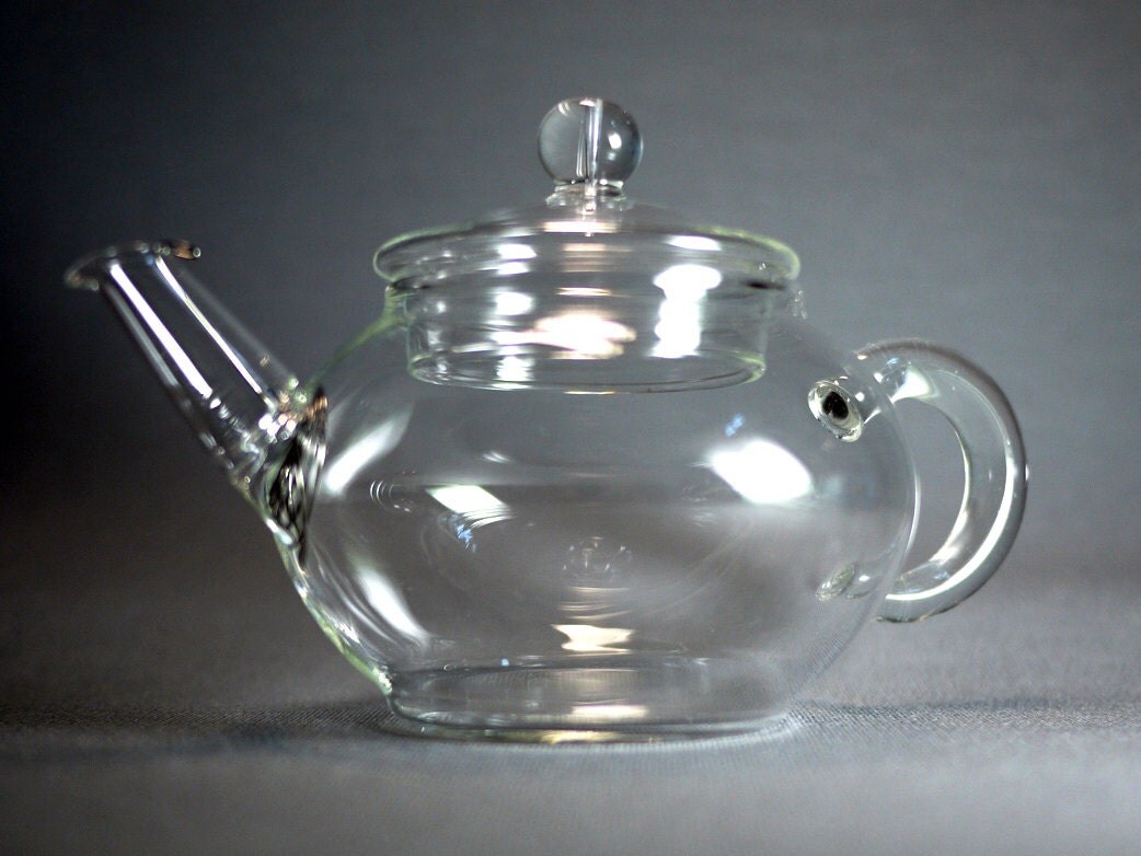 Perfect delicately fine Japan style Glass teapot tools of marking your