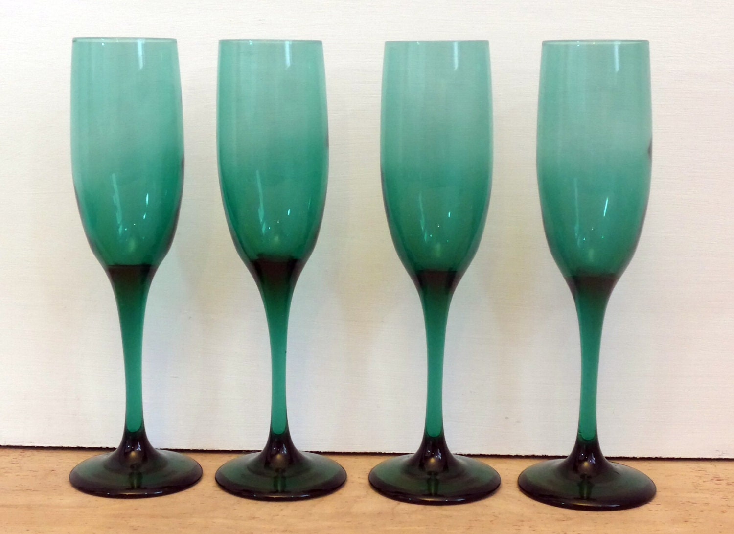 Vintage Green Champagne or Wine Glasses Vintage 4 Green Wine