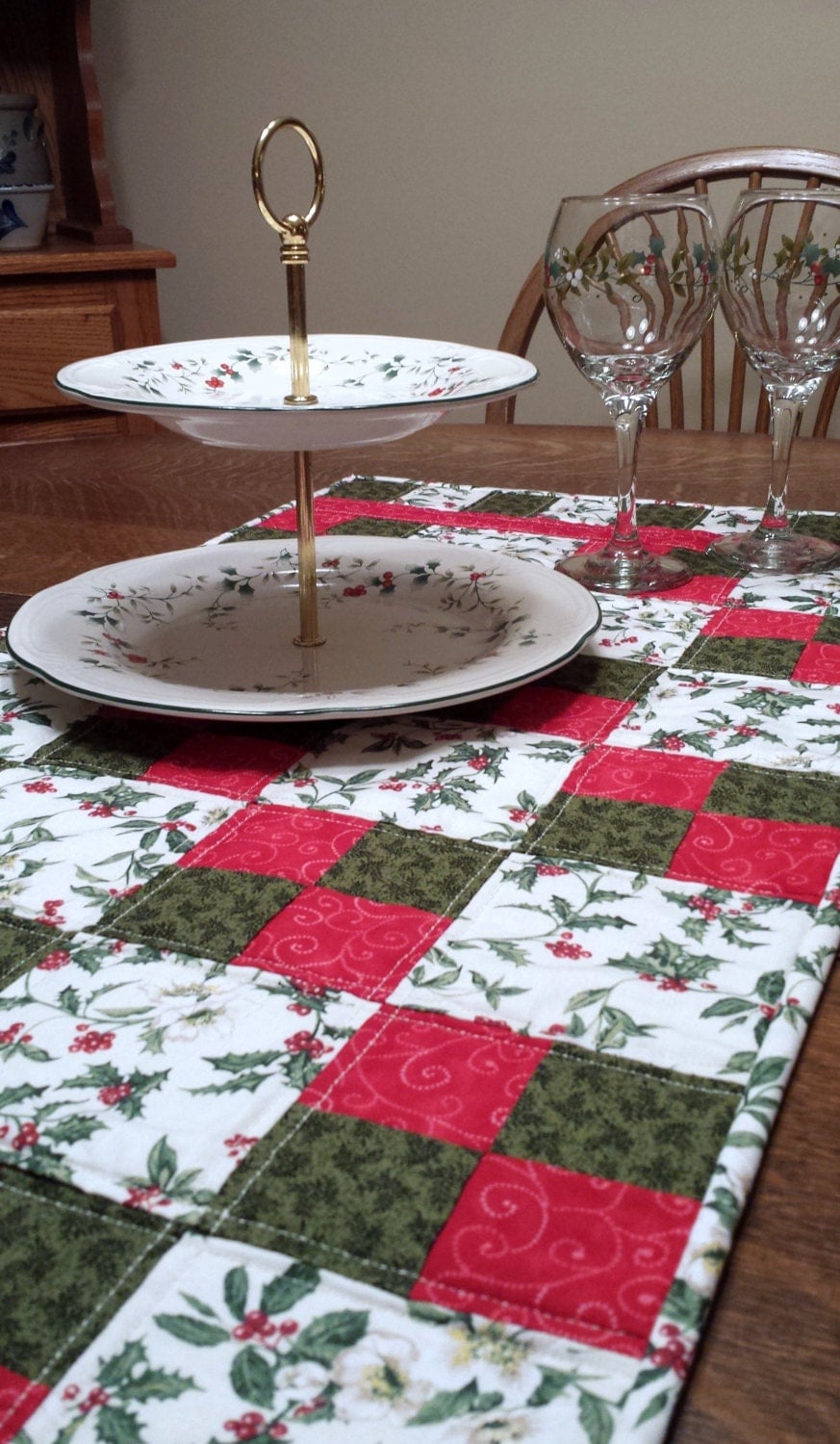 Quilted Christmas Table Runner tradtional patchwork festive